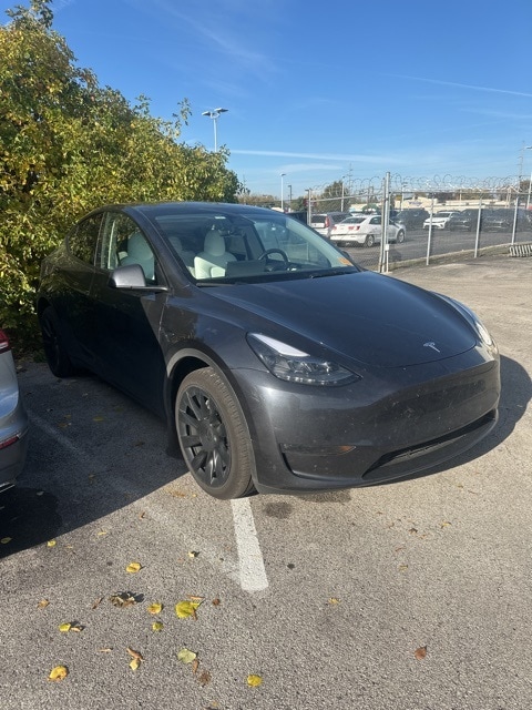 Used 2024 Tesla Model Y Long Range with VIN 7SAYGDEEXRA220092 for sale in Northfield, Minnesota