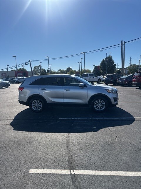 2018 Kia Sorento LX photo 3