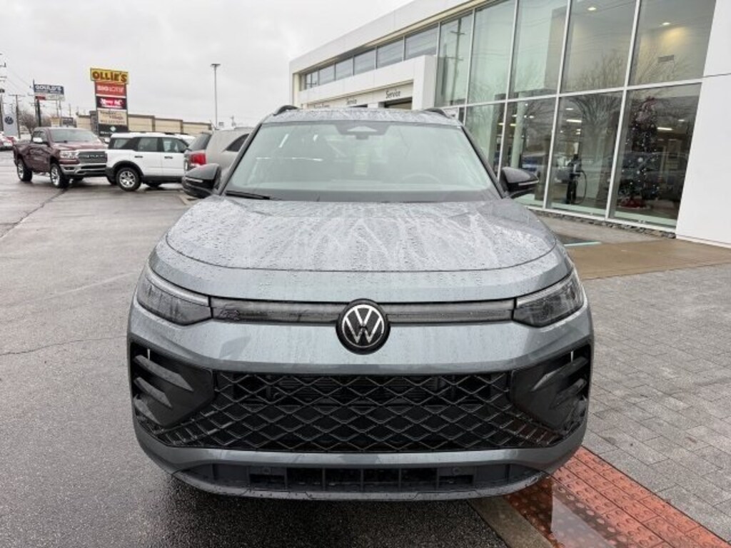 New 2026 Volkswagen Tiguan 2.0T SE R-Line Black SUV