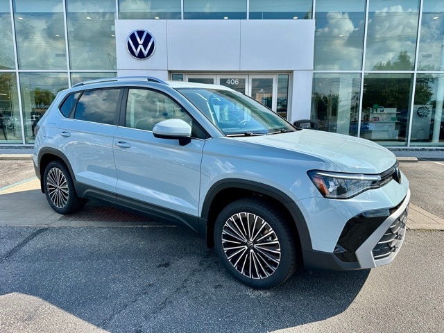 2025 Volkswagen Taos SE's photo