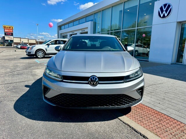 2026 Volkswagen Jetta Sport photo 2