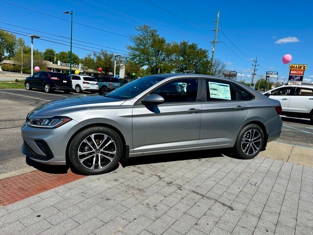 2026 Volkswagen Jetta Sport photo 3