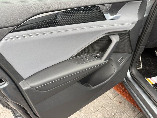 2026 Volkswagen Tiguan SE R-LINE BLACK - Photo 9