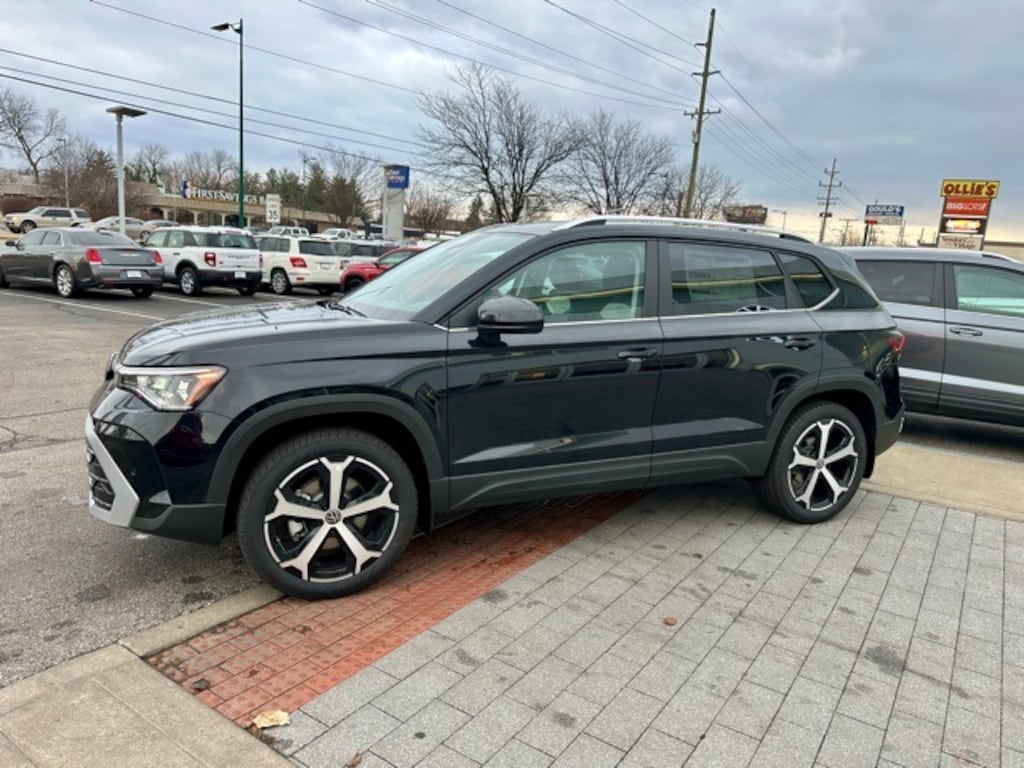 New 2026 Volkswagen Taos 1.5T SEL SUV