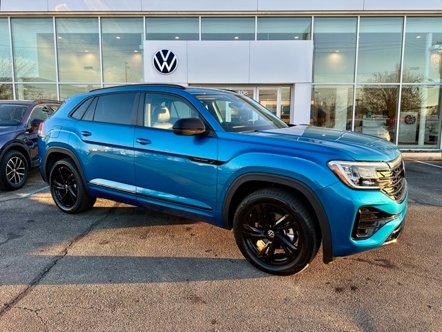 2025 Volkswagen Atlas Cross Sport SEL R-LINE's photo