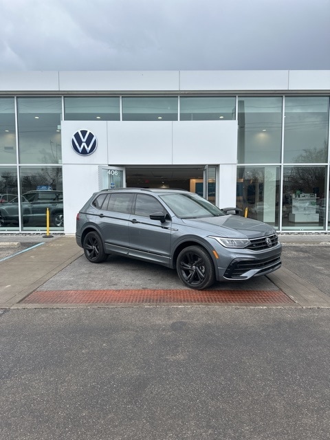 2023 Volkswagen Tiguan SE R-LINE BLACK