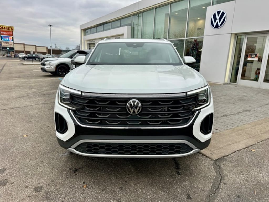 New 2026 Volkswagen Atlas Cross Sport 2.0T SE w/Technology SUV