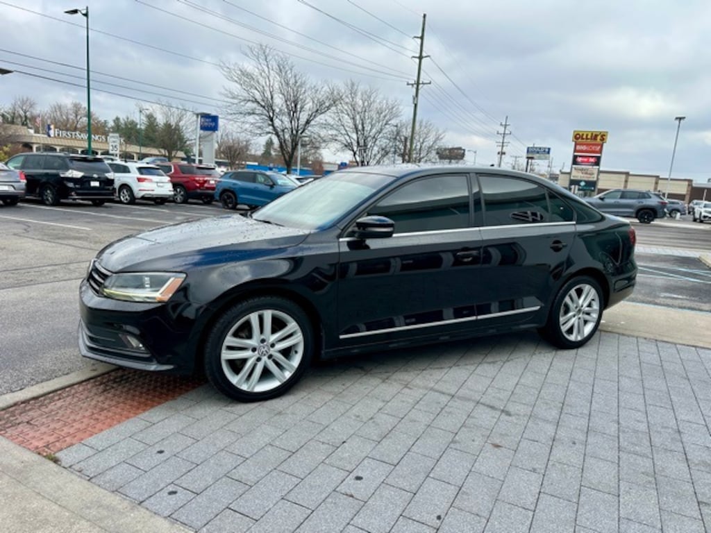 Used 2017 Volkswagen Jetta 1.8T SEL Sedan