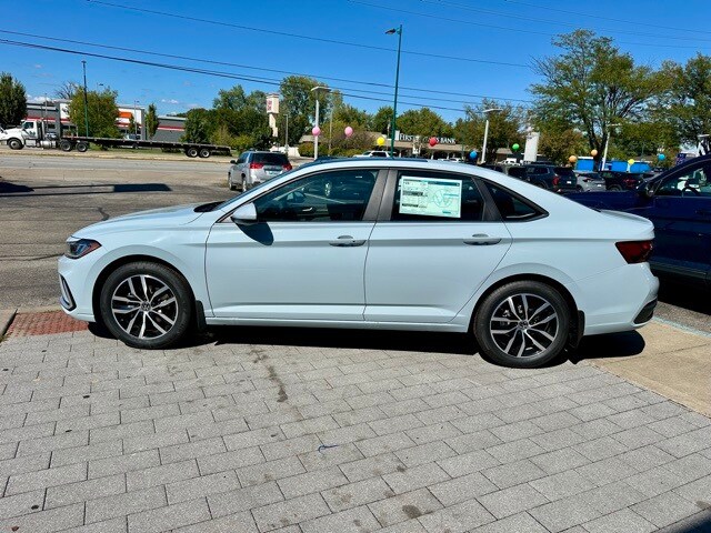 2026 Volkswagen Jetta 1.5T SE photo 4