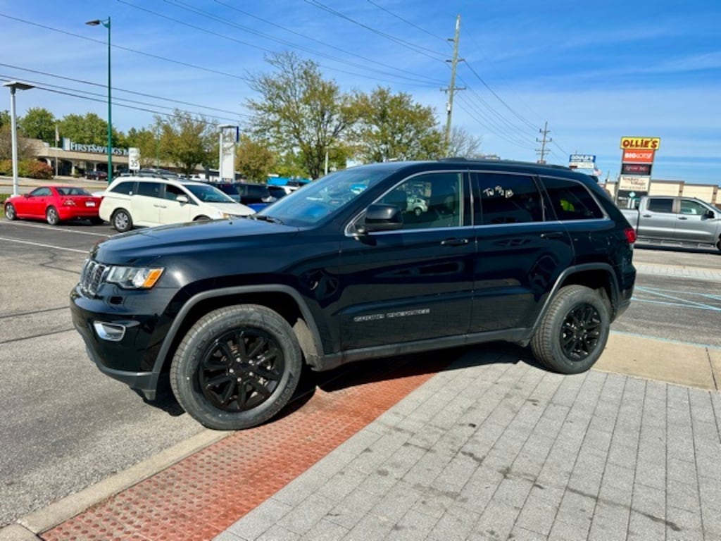Used 2021 Jeep Grand Cherokee Laredo SUV