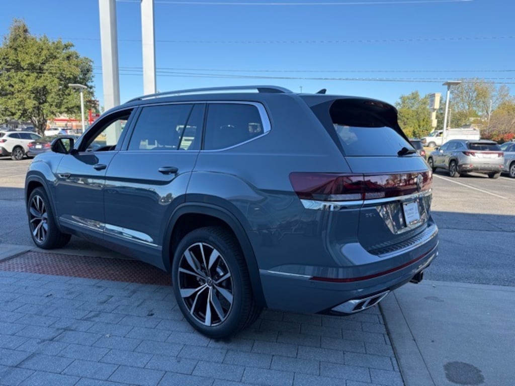 New 2026 Volkswagen Atlas 2.0T SEL Premium R-Line SUV