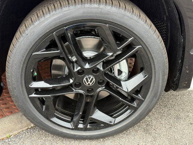 2026 Volkswagen Tiguan SE R-LINE BLACK - Photo 9