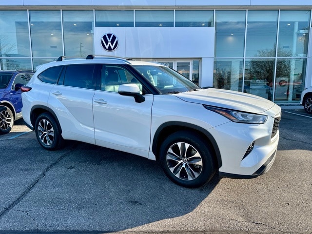 2020 Toyota Highlander XLE's photo