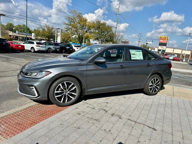 2026 Volkswagen Jetta 1.5T SE photo 3