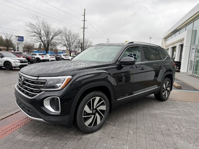 2026 Volkswagen Atlas SEL photo 2