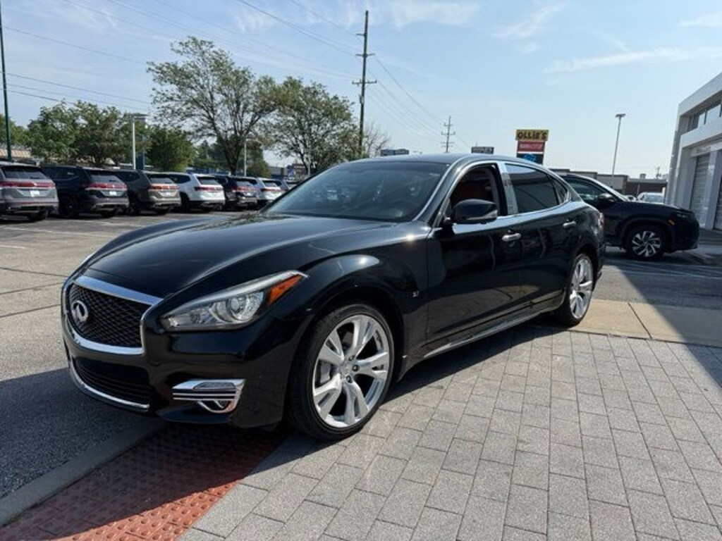 Used 2018 INFINITI Q70L 3.7X LUXE Sedan