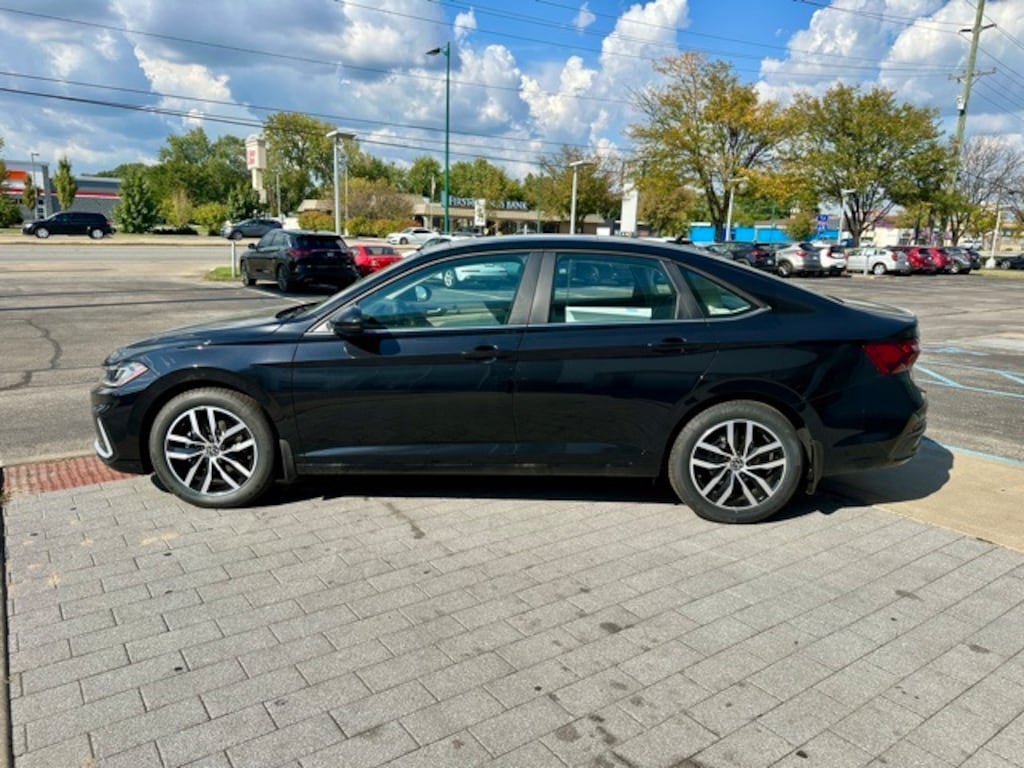 New 2026 Volkswagen Jetta 1.5T SE Sedan