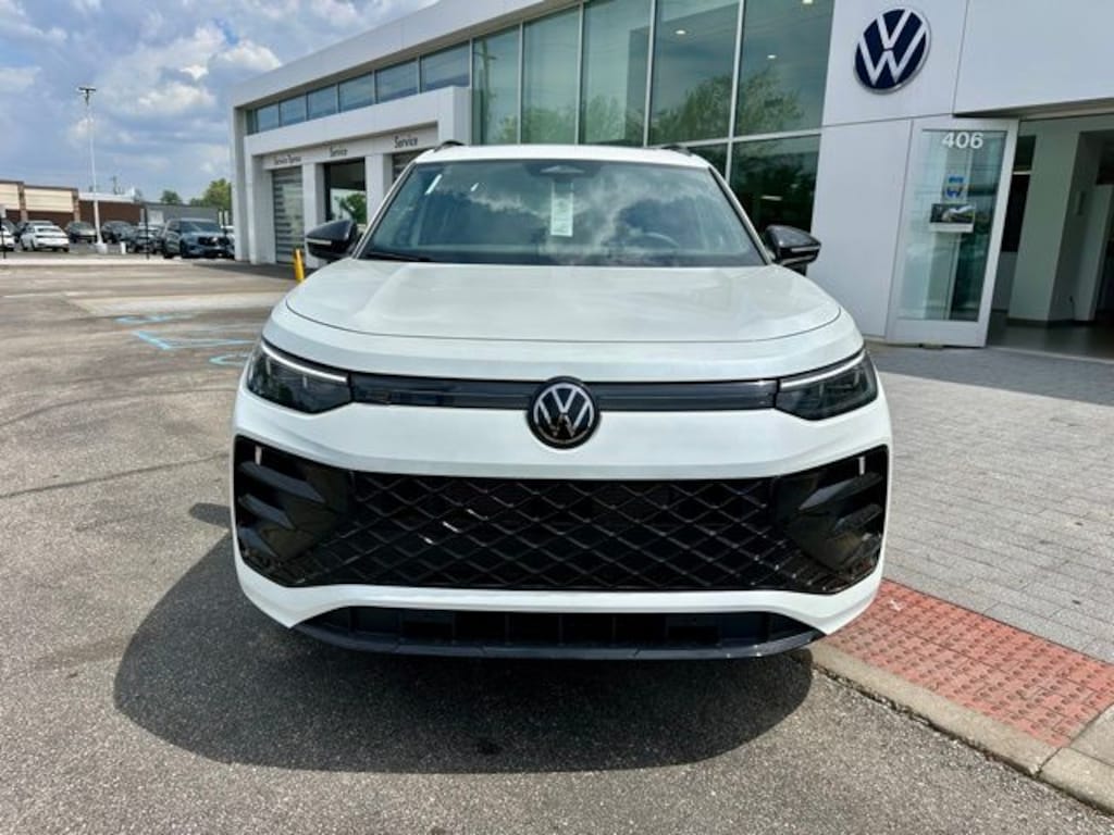 New 2026 Volkswagen Tiguan 2.0T SE R-Line Black SUV