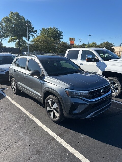 2024 Volkswagen Taos S photo 2