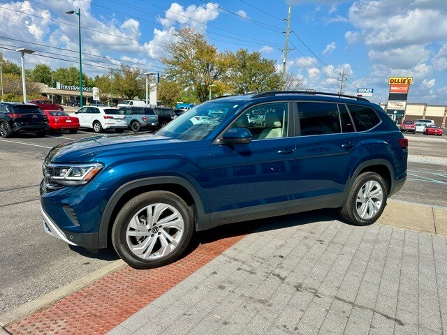 2022 Volkswagen Atlas V6 SE Technology photo 2