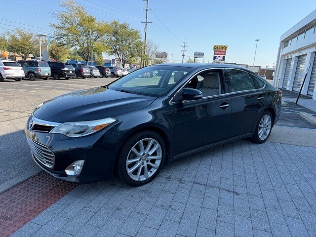 2015 Toyota Avalon Limited photo 3