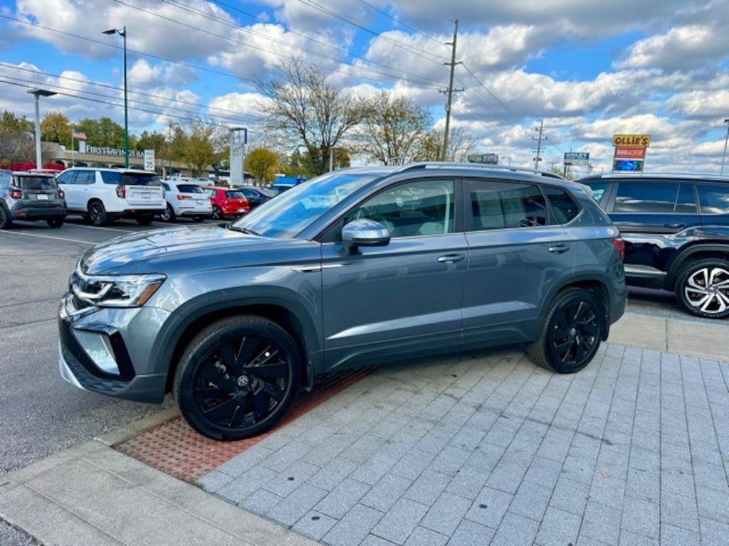 Used 2024 Volkswagen Taos 1.5T SEL SUV