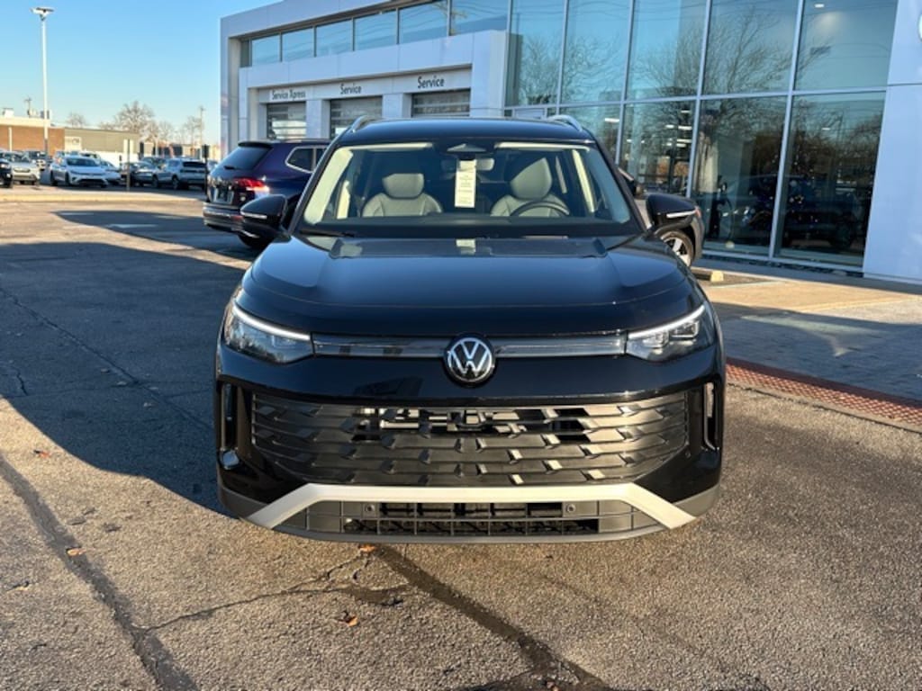 New 2026 Volkswagen Tiguan 2.0T SE SUV