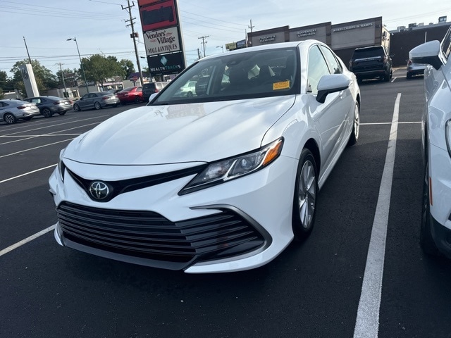 Used 2024 Toyota Camry LE with VIN 4T1C11AK2RU228681 for sale in Clarksville, IN