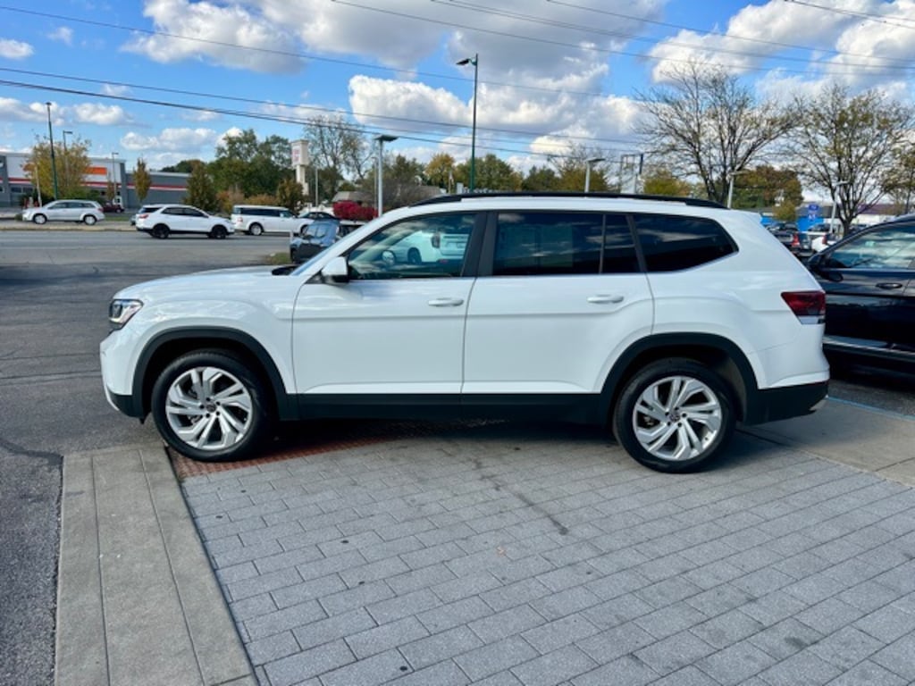 Used 2023 Volkswagen Atlas 2.0T SE w/Technology SUV