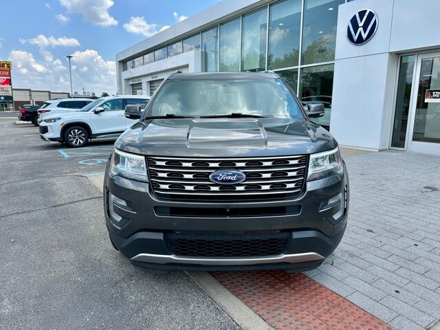 2017 Ford Explorer Limited photo 2