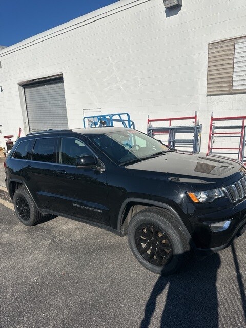 2021 Jeep Grand Cherokee Laredo E photo 3