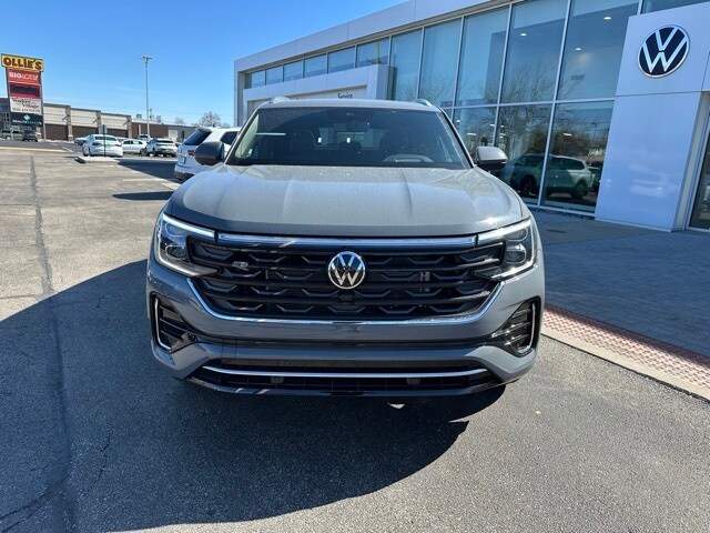 2025 Volkswagen Atlas Cross Sport SEL Premium R-Line photo 2