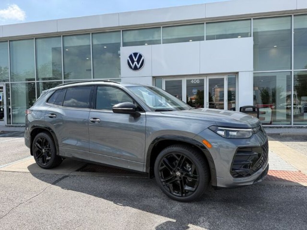New 2026 Volkswagen Tiguan 2.0T SE R-Line Black SUV