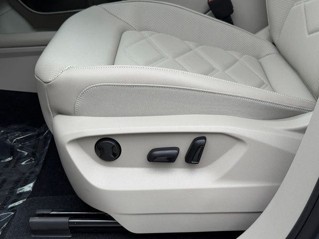 2026 Volkswagen Atlas SE w/Tech - Photo 11