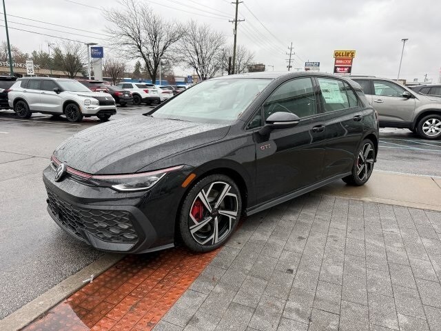 2026 Volkswagen Golf GTI SE photo 3