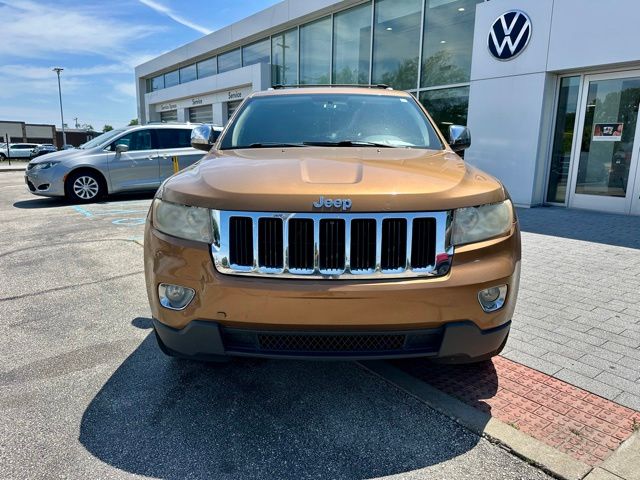 Used 2011 Jeep Grand Cherokee Laredo with VIN 1J4RR4GG5BC646069 for sale in Clarksville, IN
