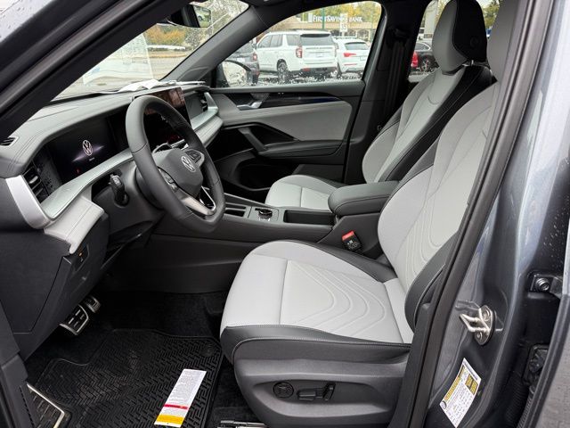 2026 Volkswagen Tiguan SE R-LINE BLACK - Photo 11