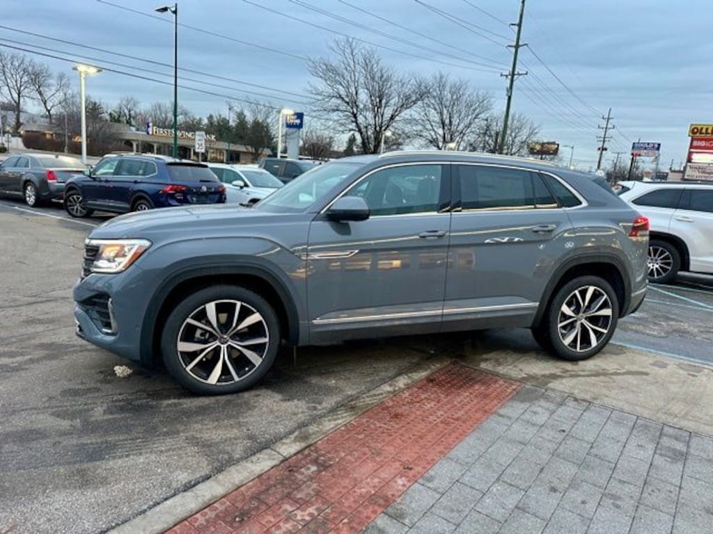 New 2026 Volkswagen Atlas Cross Sport 2.0T SEL Premium R-Line SUV