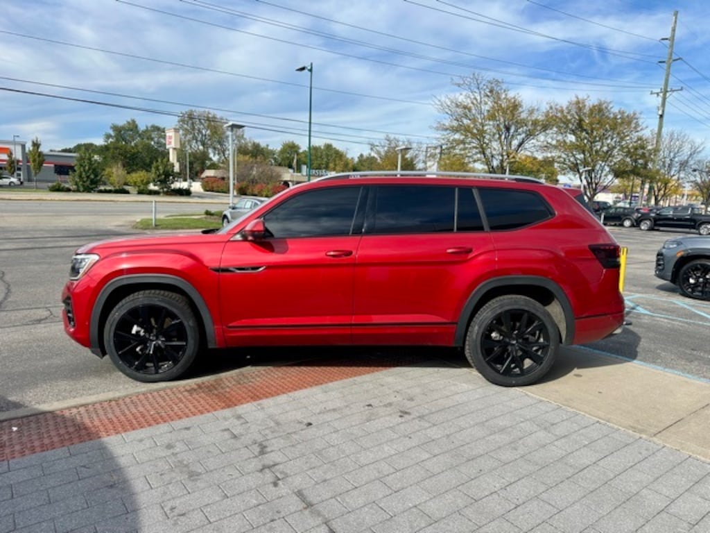 Used 2024 Volkswagen Atlas 2.0T SEL Premium R-Line SUV