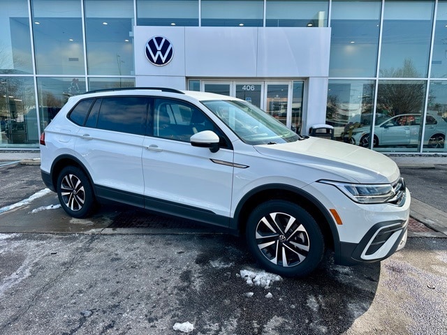 2022 Volkswagen Tiguan S's photo