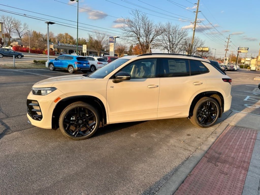 New 2026 Volkswagen Tiguan 2.0T SE R-Line Black SUV