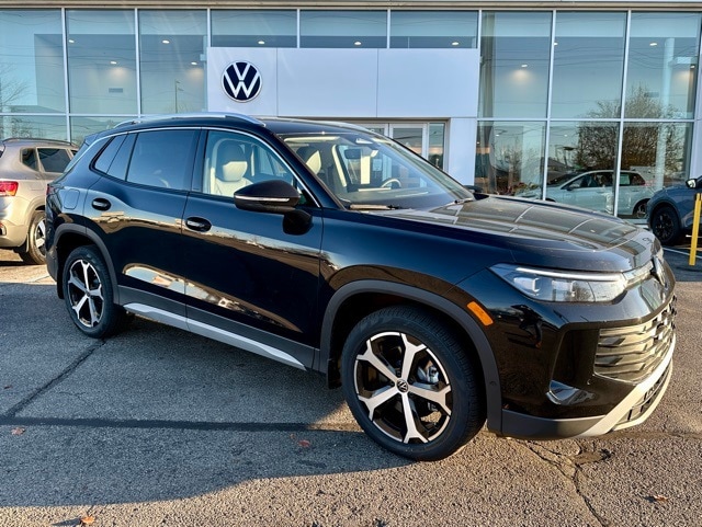 2026 Volkswagen Tiguan SE's photo