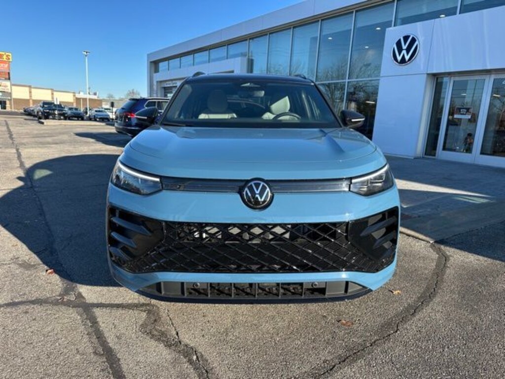 New 2026 Volkswagen Tiguan 2.0T SE R-Line Black SUV