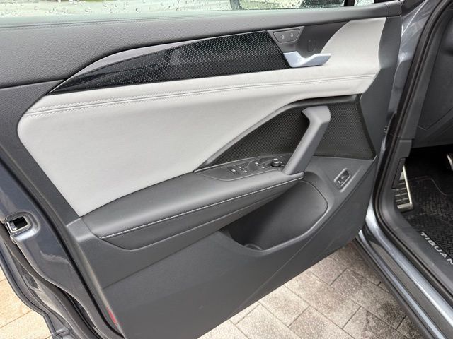 2026 Volkswagen Tiguan SE R-LINE BLACK - Photo 9