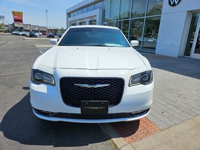 Used 2019 Chrysler 300 S with VIN 2C3CCABG7KH539481 for sale in Clarksville, IN