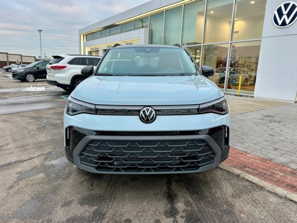 New 2026 Volkswagen Taos 1.5T SE Black SUV