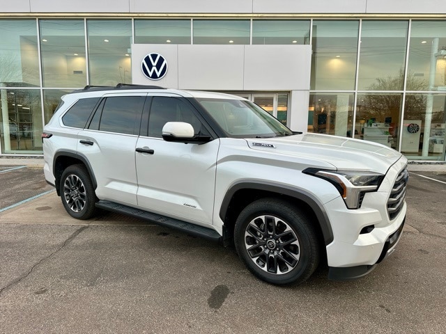 2023 Toyota Sequoia Limited's photo