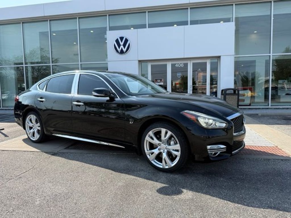 Used 2018 INFINITI Q70L 3.7X LUXE Sedan