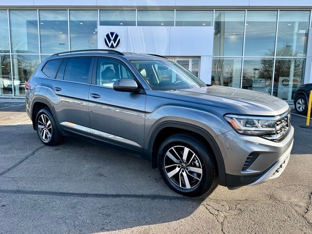 2023 Volkswagen Atlas SE's photo
