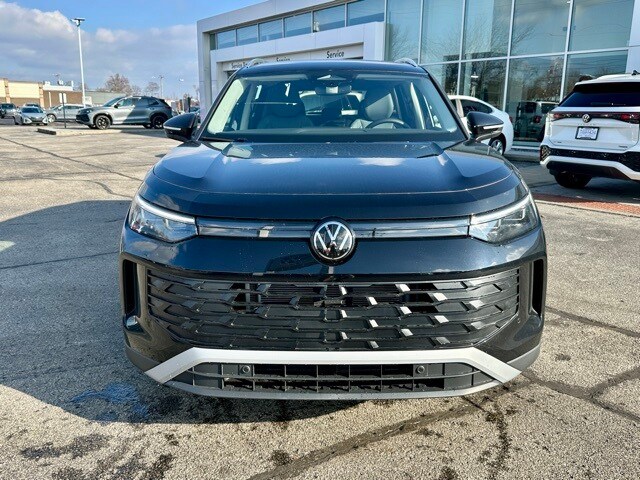 2026 Volkswagen Tiguan SE photo 2